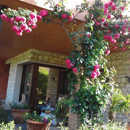 La Dolce Vita Montecchia di Crosara Bagian luar foto